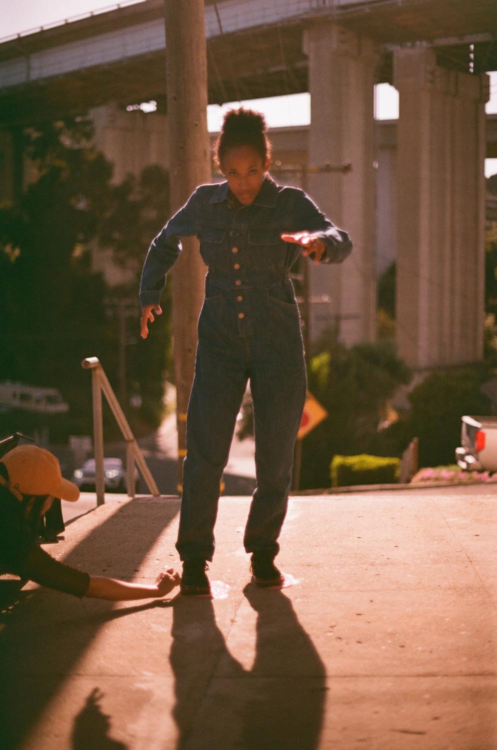 Behind the Scenes 027